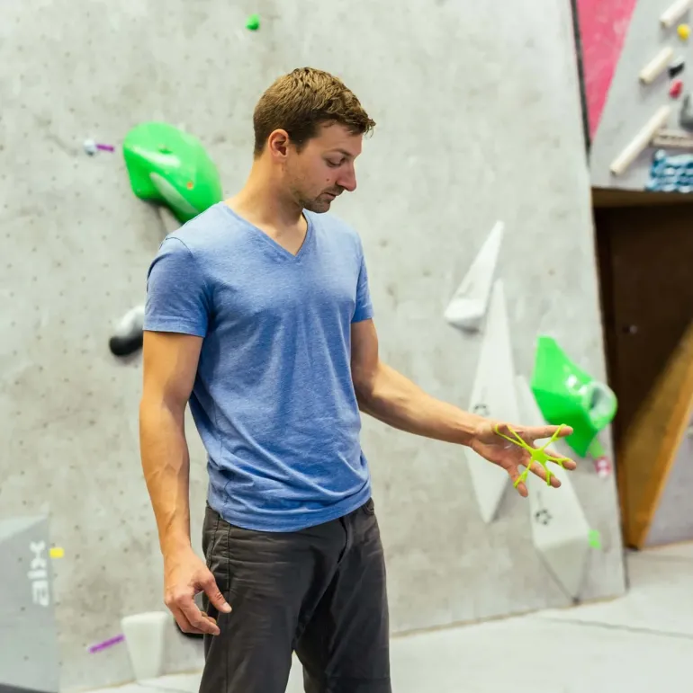 YY Vertical Alien Warm-Up Accessory - Green Easy